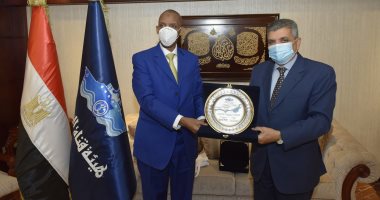 رئيس هيئة قناة السويس يلتقي سفير جيبوتي لبحث سبل تعزيز علاقات التعاون المشترك 