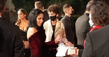 الصحة تعقم قاعات مهرجان القاهرة السينمائى للوقاية من كورونا.. صور