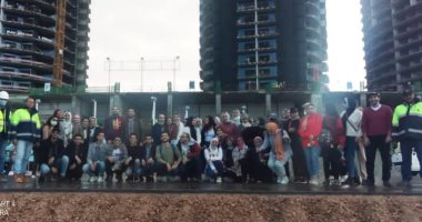 أساتذة وطلاب كليتى الهندسة والفنون التطبيقية بجامعة القاهرة يزورون "العلمين الجديدة" 