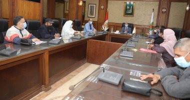 نائب محافظ سوهاج يبحث رفع معدلات الأداء والاستجابة الفورية لشكاوى المواطنين