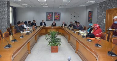 جامعة حلوان تبحث مع ممثلى وزارة التضامن استكمال تطوير المناطق الأكثر احتياجًا