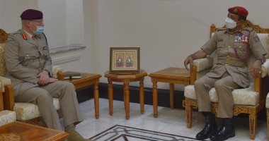 سلطنة عمان وبريطانيا تبحثان تعزيز التعاون العسكرى المشترك