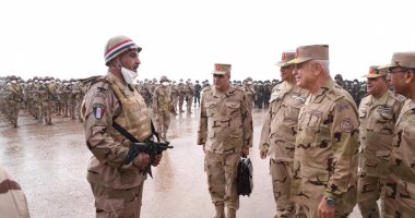 رئيس الأركان يشهد إجراءات الاصطفاف والاستعداد القتالى "بدر- 6" بالرماية بالذخيرة الحية