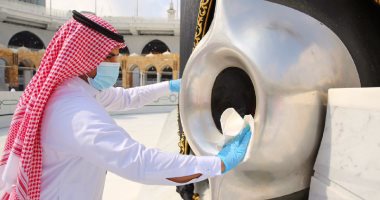 شئون الحرمين: تعقيم وتطييب الكعبة المشرفة 10 مرات يوميا.. صور 