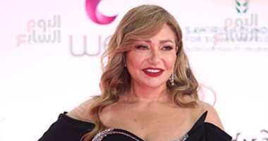 استوحى إطلالتك باللون الأسود من نجمات السينما بمهرجان القاهرة السينمائى