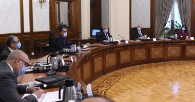 صور.. رئيس الوزراء يتابع موقف تنفيذ مشروعات شركة "تنمية الريف المصرى الجديد"