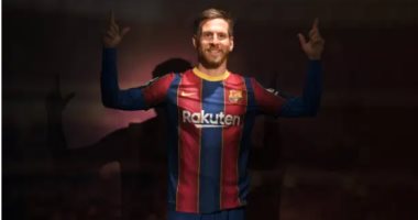 ميسي يتحول إلى آرون رامسي في متحف شمع برشلونة.. صور