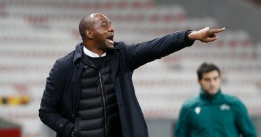نيس يعلن إقالة مدربه باتريك فييرا بعد الخروج من الدوري الأوروبي
