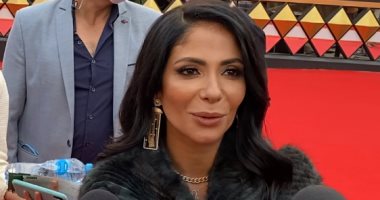 منى زكى لتليفزيون اليوم السابع: استنونى فى رمضان بمسلسل "تقاطع طرق".. أحمد حلمى قالى تستحقى التكريم.. أفتقد حنان ترك وهند صبرى فنانة مثقفة ومنة شلبى موهوبة جدا..وتؤكد: "لو مكنش عندى 3 عيال كنت سعيت للعالمية"
