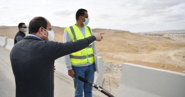 الرئيس السيسى يتفقد مشروعات الشبكة القومية للطرق والمحاور بالقاهرة والجيزة