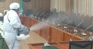 تطهير وتعقيم مبنى محافظة المنوفية لمواجهة انتشار فيروس كورونا.. صور