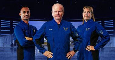 Virgin Galactic تكشف عن بدلات فضاء سيرتديها روادها خلال نقل السياح للفضاء