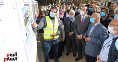 وزير النقل يتفقد أعمال تنفيذ كوبرى عرب الرمل وتطوير طريق الإسكندرية.. صور
