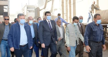 وزير قطاع الأعمال ونائب محافظ الشرقية يتفقدان تطوير محلج القطن بالزقازيق