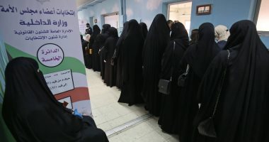 مشاركة واسعة للمرأة الكويتية فى العرس الانتخابي.. صور
