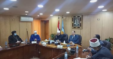 وزير الأوقاف يدعو رجال الدين المسيحى لتنظيم زيارات للأطفال للمساجد والكنائس