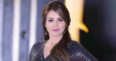 الفنانة دينا فؤاد تهنئ الأهلي بالفوز بـ"كأس مصر"