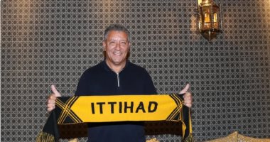 اتحاد جدة ينهى أزمة المدرب الهولندى تين كات