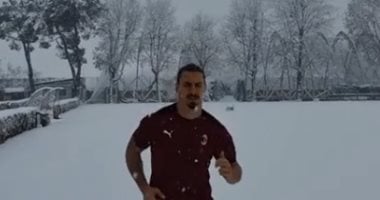 إبرا يطمئن جمهوره باقتراب تعافيه من الإصابة بالركض بين الثلوج: حاول إيقافى .. فيديو