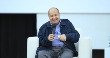 نقيب الممثلين أشرف زكى ينعى الراحل وحيد حامد: وداعا يا من علمتنا واسعدتنا