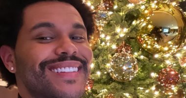 قبل أى حد .. the weeknd يبدأ احتفالات الكريسماس على طريقته .. صورة