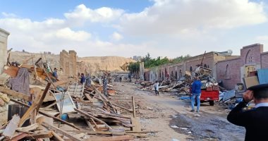 محافظة القاهرة تزيل سوق الكلاب بحى الخليفة.. صور