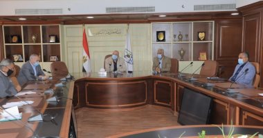 محافظ بنى سويف يناقش إجراءات تطوير منظومة عمل مشروع النظافة وتعزيز الموارد