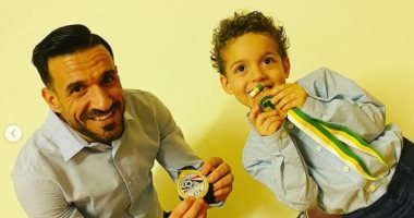شاهد احتفال كريم على معلول بثنائية والده مع الأهلي فى شباك إنبي