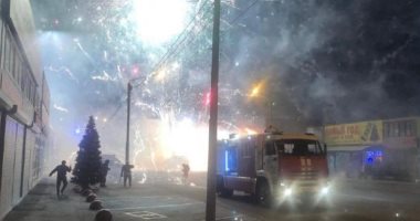 اندلاع حريق فى سوق يحتوى على ألعاب نارية بمدينة روستوف الروسية.. صور