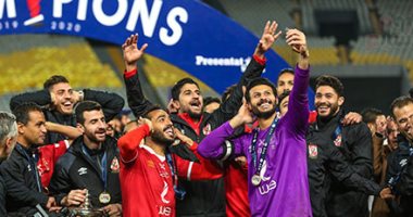 "أشياء لا تشترى".. لقطات إنسانية من ملحمة الأهلى والطلائع.. الشناوى يشارك مؤمن زكريا لحظة التتويج.. كهربا يرفض إقامة الأفراح دون الحاوى.. "ورقة إنكار الذات" تكشف معدن لطفى.. والقدر يحرم بسام من هدية ست الحبايب