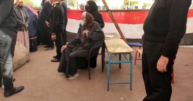 إقبال كبير على لجنة عمر بن الخطاب بالأميرية بانتخابات مجلس النواب