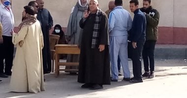 إقبال كثيف من الناخبين بجولة الإعادة لانتخابات النواب فى الإسماعيلية.. صور