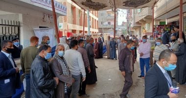 طوابير قبل بدء لجان إنتخابات مجلس النواب بكفر الشيخ.. فيديو وصور