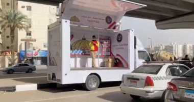 "الداخلية" توزع أدوات طبية على المواطنين قبل التصويت بجولة الإعادة