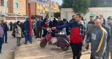 توافد الناخبين بتفتيش كفر سعد بدمياط للإدلاء بأصواتهم فى إعادة النواب