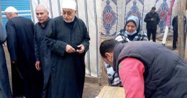  إقبال كبير على التصويت بلجان النواب الانتخابية بديرب نجم فى الشرقية .. صور