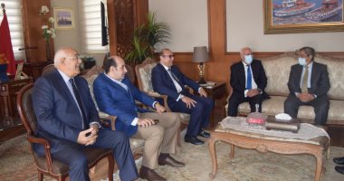 محافظ بور سعيد ورئيس اتحاد الغرف يستعرضان فرص الاستثمار  بالمحافظة