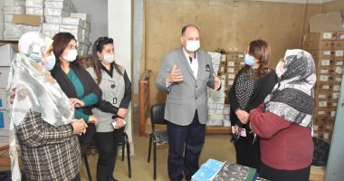 جولة مفاجئة لمحافظ أسيوط بمخزن الأدوية الرئيسى بحى شرق .. صور