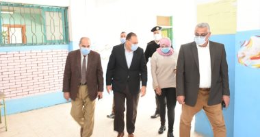 محافظ الشرقية يتفقد لجنتى مدرسة الشهيد مجدى رجب والأمل للصم ومجمع الصيادين