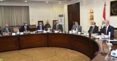 وزيرا الإسكان والتنمية المحلية ونقيب المهندسين يناقشون منظومة إصدار تراخيص البناء 
