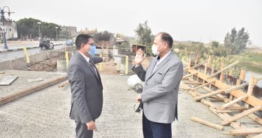 محافظ أسيوط يتفقد أعمال إنشاء كوبرى منقباد العلوى بطريق القاهرة الزراعى