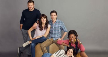 عرض مسلسل Home Economics خلال عام 2021