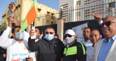 البحر الأحمر تحتفل باليوم العالمى لمكافحة الفساد بماراثون دراجات .. صور
