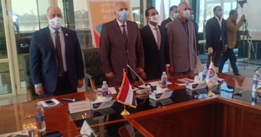 محافظ قنا : مكافحة الفساد مسئولية مجتمعية والكفاءة معيار الترقى