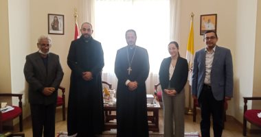 نائب بطريرك الكاثوليك يبحث مع "العالمى المسيحى للطلبة" أنشطتهم بالشرق الأوسط