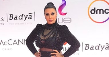 سمية الخشاب أول الحضور فى ختام القاهرة السينمائى: جاية بدرى عشان أتصور براحتى
