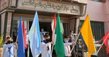 محافظ البحيرة يشهد حفل تخرج أول دفعة من غواصى الصرف الصحى .. صور 