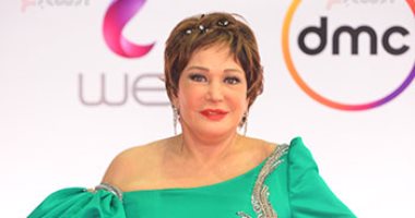 ألكسندر سوكوروف يغازل لبلبة.. والنجمة تعلق شكلها هتقلب بجوازة