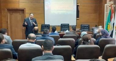 دورات تدريبية للعاملين بالشئون القانونية فى جامعة بنها.. صور