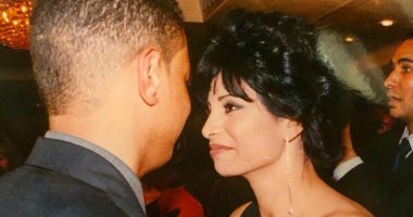 وأنا عاملة أم كيم كاردشيان.. سوسن بدر فى صورة من فرح ابنتها ياسمين